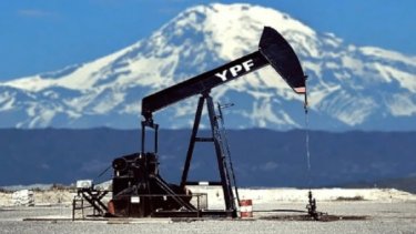 Santa Cruz espera adjudicar en septiembre las áreas que dejó YPF