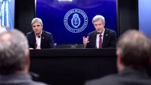 Las contradicciones detrás del apretón monetario que inicia este lunes