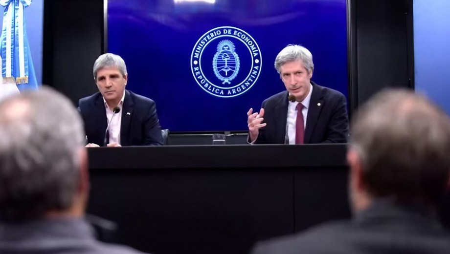 Complejo. El panorama que enfrenta el programa financiero en los meses previos a la elección de octubre. 