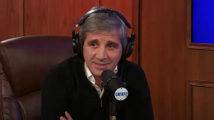 Los dos interrogantes de este lunes, en medio del apretón monetario anunciado por Luis Caputo