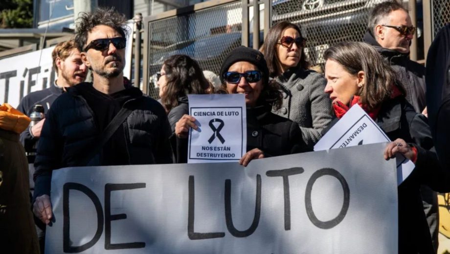 Paro y vigilia: el Conicet reactiva sus reclamos tras el furor de su streaming submarino, ¿qué pasará en Neuquén y Río Negro?