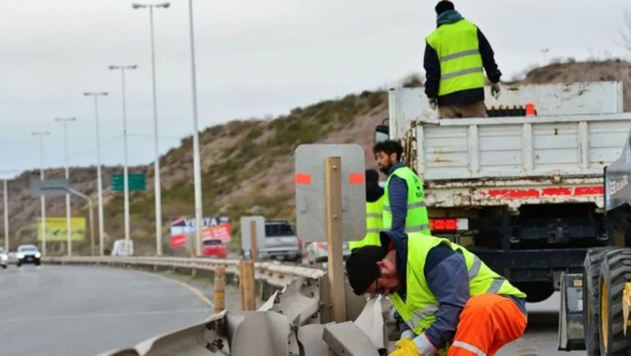 Corte sobre la Ruta  7 por tareas de Vialidad. Foto: Gentileza Neuquén Informa. 