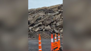El cerro de Neuquén que dejó atrapada a una familia en 2023 sufrió un nuevo derrumbe: no hubo heridos, pero piden precaución