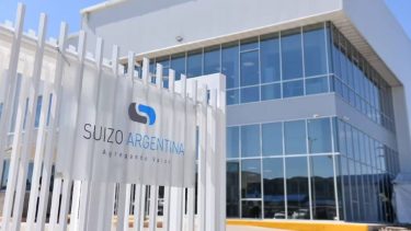 Las presuntas coimas en Discapacidad alcanzan a Salud y Defensa: revelan compras millonarias autorizadas por el Gobierno
