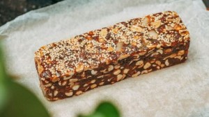 Cómo preparar un snack nutritivo con solo 6 ingredientes