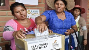 Elecciones en Bolivia: el Tribunal Electoral calificó de «tranquila» la jornada y ya comenzaron a conocerse los primeros resultados