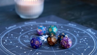 Cómo usar la fuerza de Mercurio en Leo para mejorar tu situación financiera