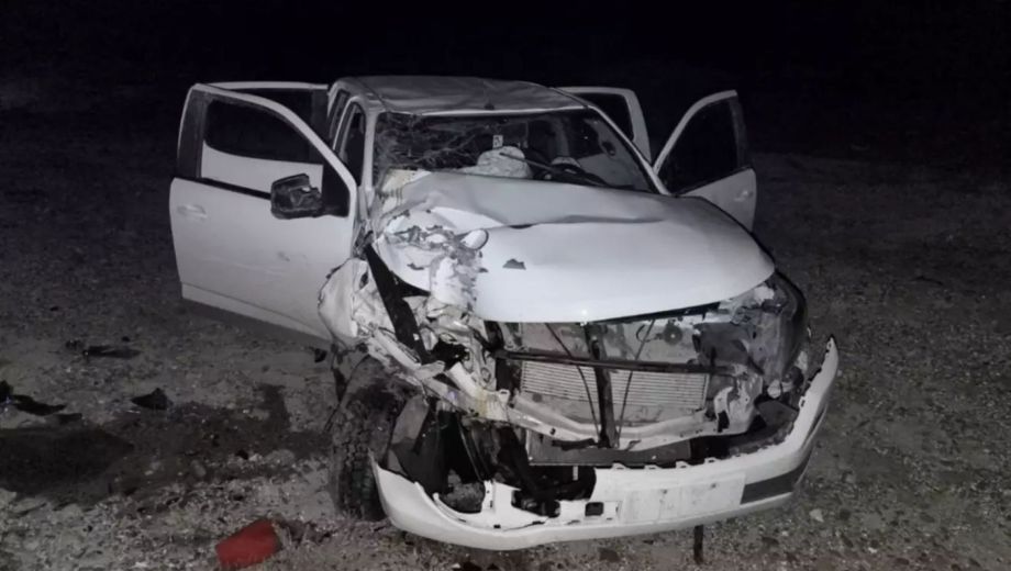 Así quedó la camioneta del legislador. Foto: Gentileza El Chubut. 