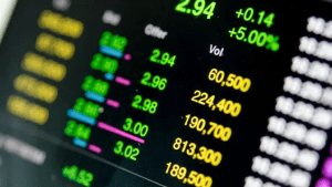 El dólar oficial subió $35 y se hunden las acciones y bonos argentinos en el inicio de una semana clave para el Gobierno