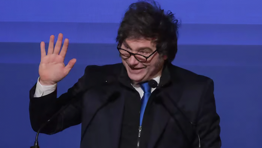 El límite de la motosierra. Es el debate que emerge poco a poco a medida que se agrava el costo financiero del programa económico. 