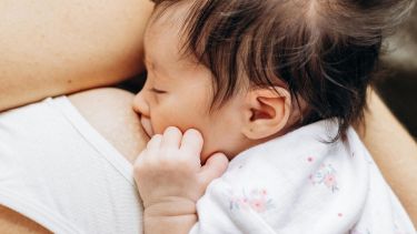 Lactancia materna: mitos que aún persisten y cómo derribarlos con información