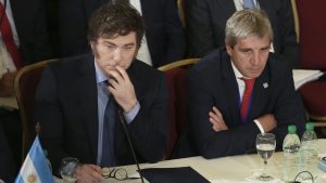 Dólar planchado y tasas altas: la apuesta del gobierno de Javier Milei para llegar a las elecciones sin sobresaltos