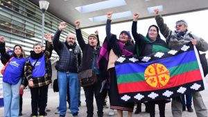 Mapuches denunciaron el desalojo en Casa de Gobierno de Neuquén: los delitos que incluyeron