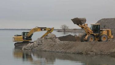 Para asegurar que haya agua en el verano en Neuquén iniciaron «tareas de dragado» en el sistema Mari Menuco