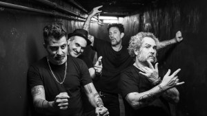 Ariel Minimal y Pez, una banda que viaja a destiempo