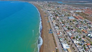 Mapa | Dónde queda la playa de la Patagonia elegida por rodanteros de motorhomes y qué se puede hacer