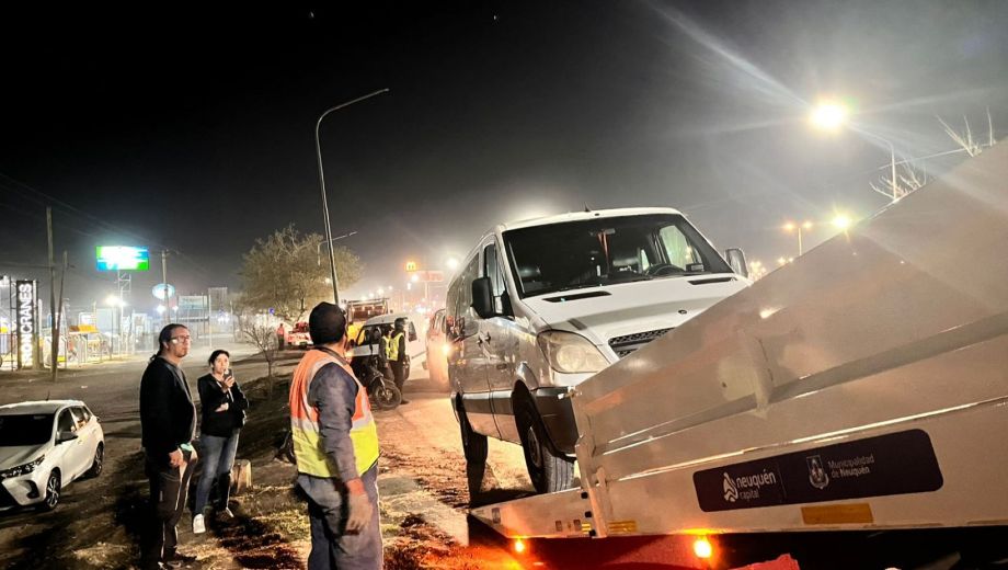 Retuvieron vehículos en controles de tránsito. Foto: Gentileza Municipio de  Neuquén. 
