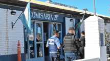 Imagen de Dos policías detenidos en Roca serán acusados de integrar banda delictiva en Cipolletti: qué roles tenían y cómo operaban