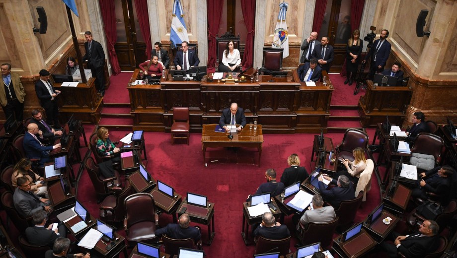Tras una sesión histórica, el Senado desactivó cinco decretos y sancionó leyes clave.