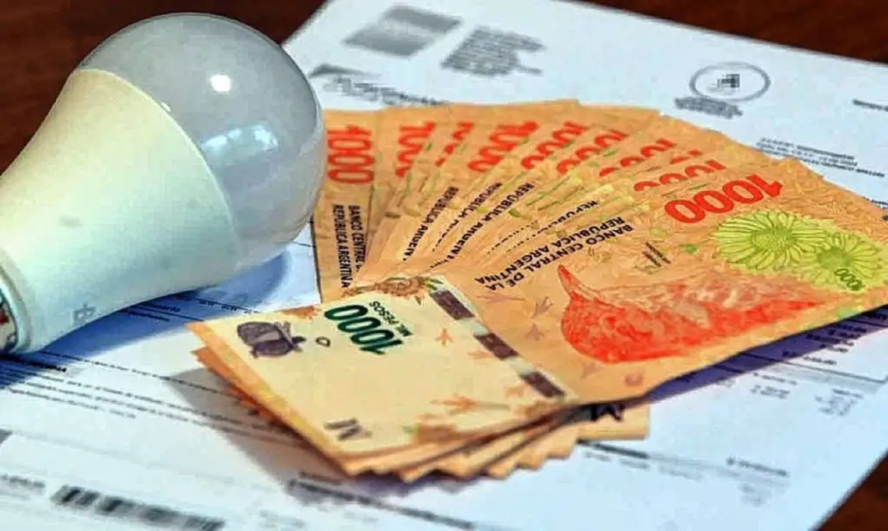Todos los aumentos que llegan en octubre 2026: cuánto suben alquileres, colectivos, luz, gas y otros servicios