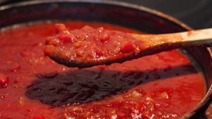 ¿Qué son los gusanos microstomum que fueron hallados en el tomate triturado prohibido por la ANMAT?