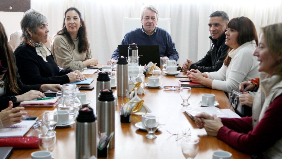 La paritaria docente -que se extendió por cinco horas- fue presidida por el subsecretario de Trabajo, Fabio de Abajo. Foto: Marcelo Ochoa.