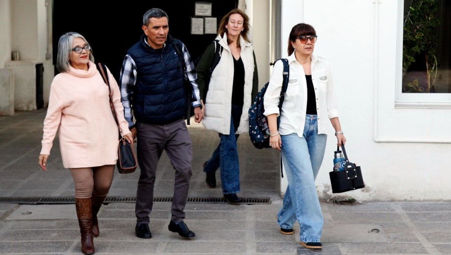 Actividades previas de Unter demoraron el inicio de la reunión. Foto: Marcelo Ochoa.