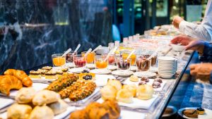 El lujo es vulgaridad: el desayuno buffet no encaja con el turismo sustentable