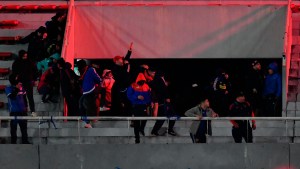 Se conocieron las sanciones para los hinchas de Independiente y la U de Chile tras los gravísimos incidentes