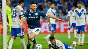 Racing le ganó a Vélez y se quedó con el duelo de ida en los cuartos de la Copa Libertadores