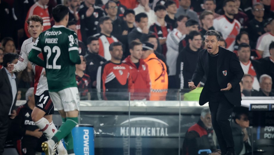 El Muñeco piensa en un equipo alternativo para jugar en Tucumán Foto: FOTOBAIRES