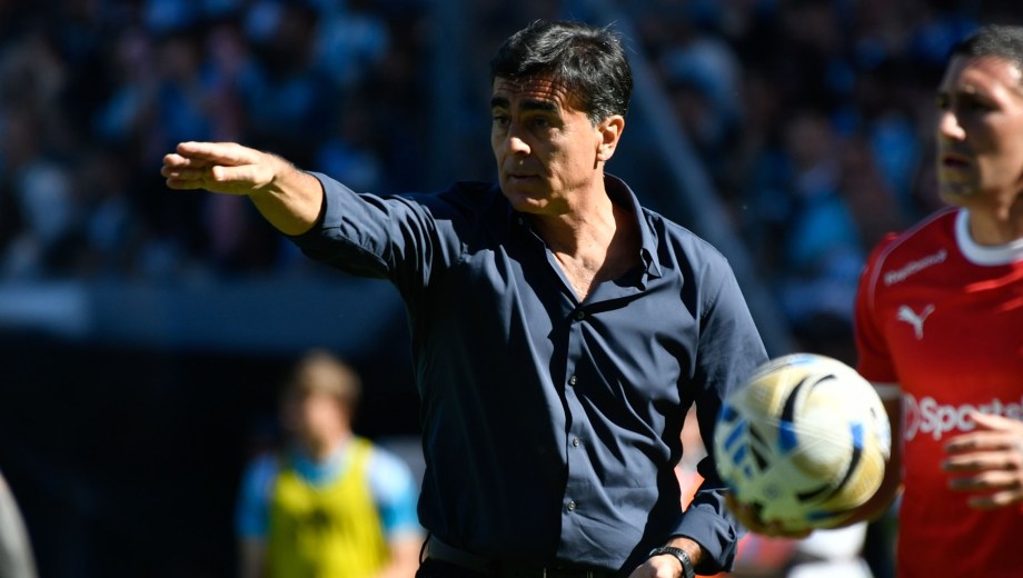 Gustavo Quinteros habló luego de su debut en Independiente. Foto: FBaires.