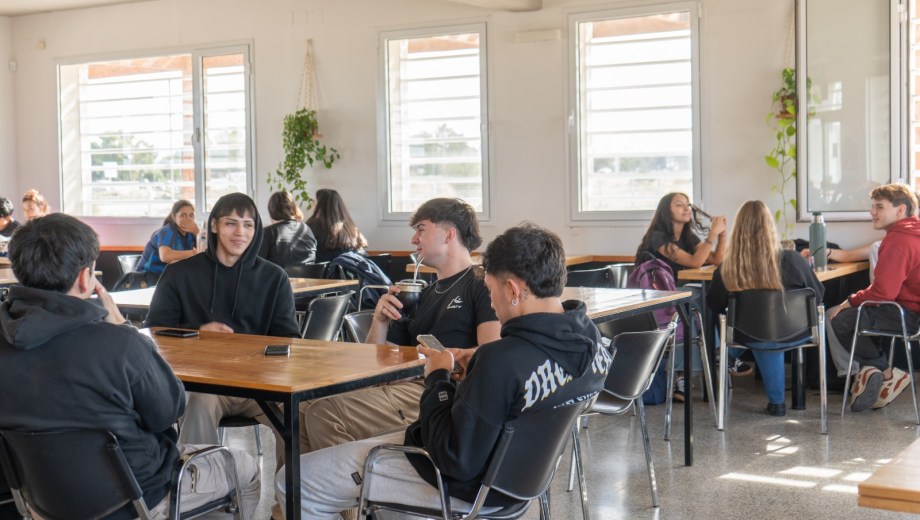Los chicos puede acreditar que finalizaron el secundario hasta el segundo cuatrimestre del primer año universitario. Foto: gentileza 