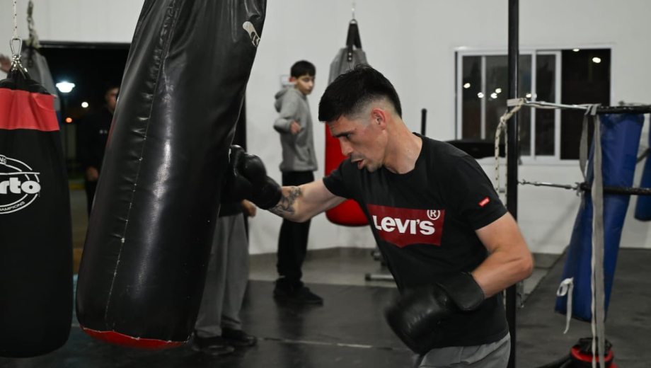 Ezequiel "Kelo" Nieva peleará como local en Cutral Co. (Foto: Prensa Municipalidad de Cutral Co)