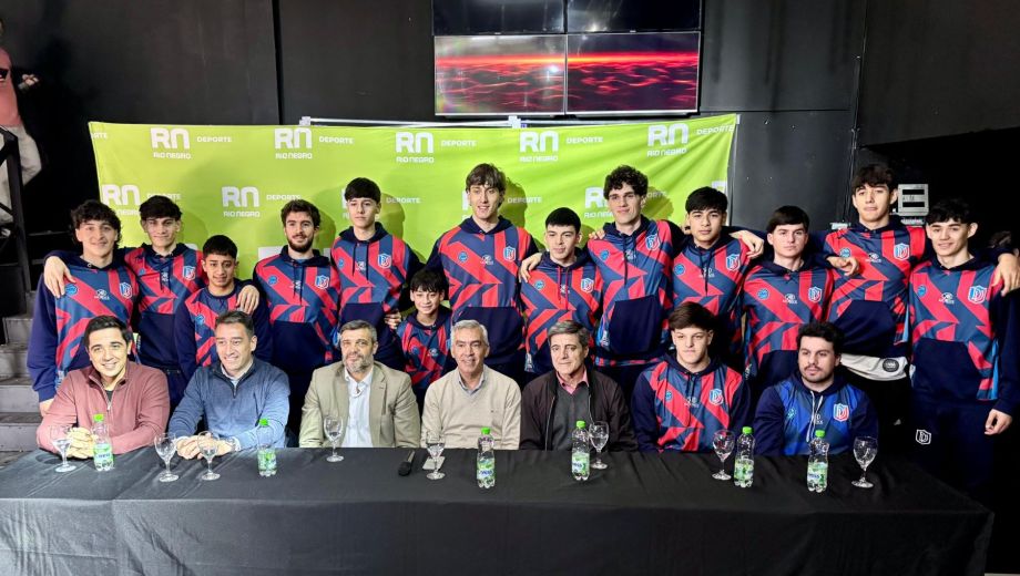 El plantel, a pleno, estuvo presente en el lanzamiento oficial del F4. (Prensa Deportivo Viedma)