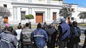 Fin al paro municipal en Allen: Román y los gremios llegaron a un acuerdo salarial tras casi 100 días de conflicto