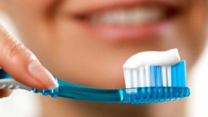 La Anmat volvió a recordar la prohibición de una crema dental: “Efectos adversos”