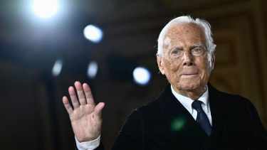 Cine y moda se reúnen para rendirle homenaje a Giorgio Armani: qué se sabe sobre la película del ícono de la moda