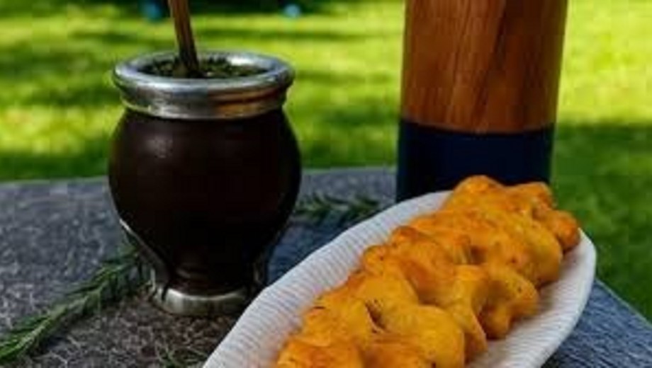 Bocaditos de queso y romero.