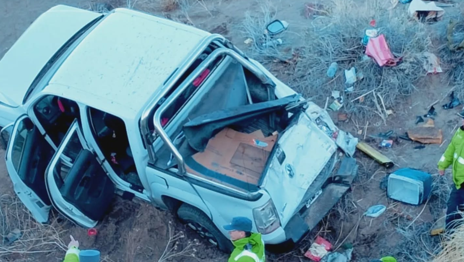 Los equipos de emergencia se trasladaron rápidamente al lugar. Foto: Bomberos Voluntarios de Piedra del Águila.