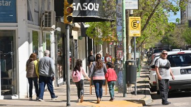 Cipolletti registrará a los lavacoches para llevar un control: cuándo entrará en vigencia la restricción
