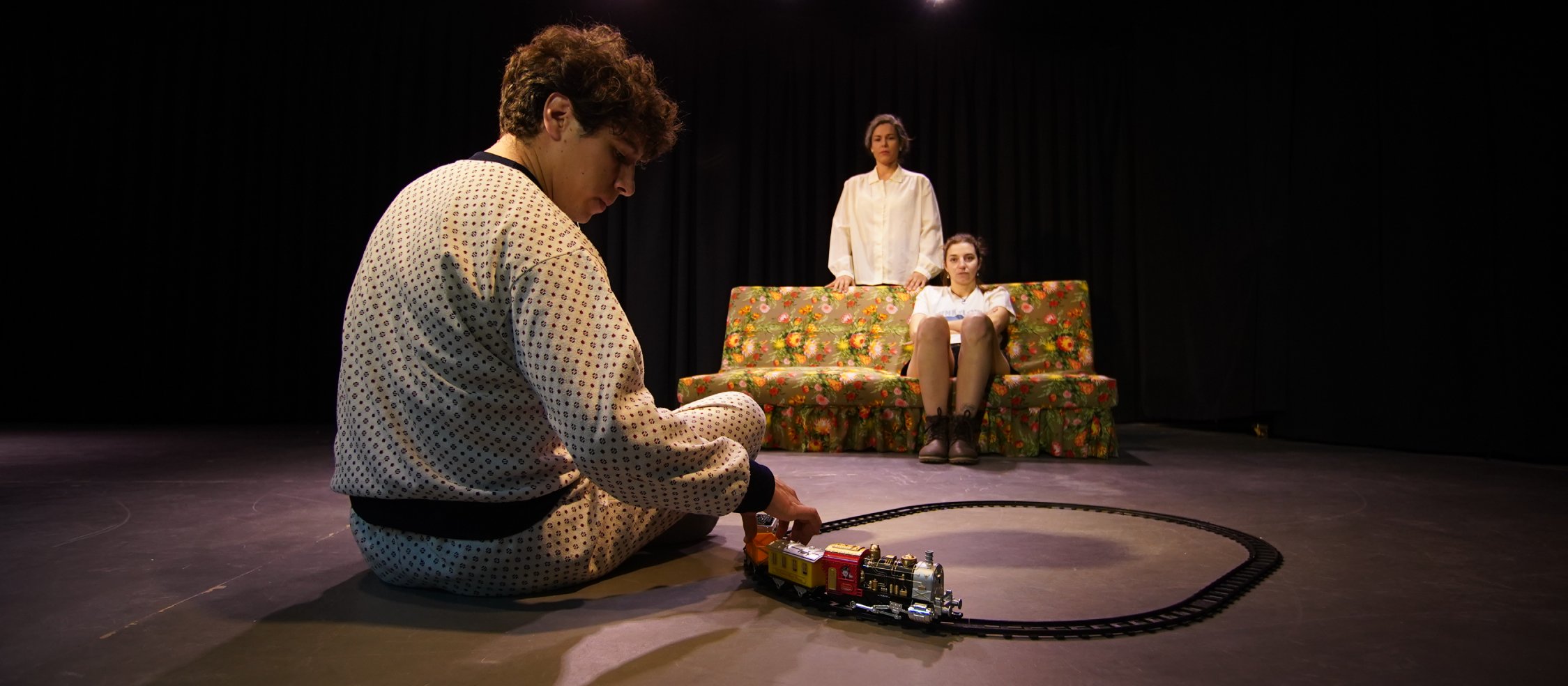 «Como si pasara un tren» de Lorena Romanin