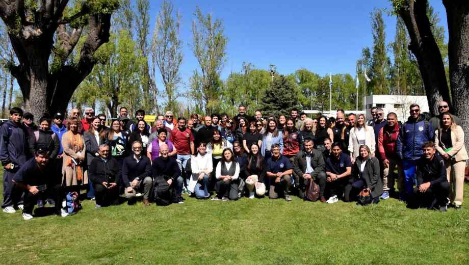 La capacitación se dividió en dos ejes simultáneos: una fue para dirigentes y otra para deportistas. (foto: gentileza)