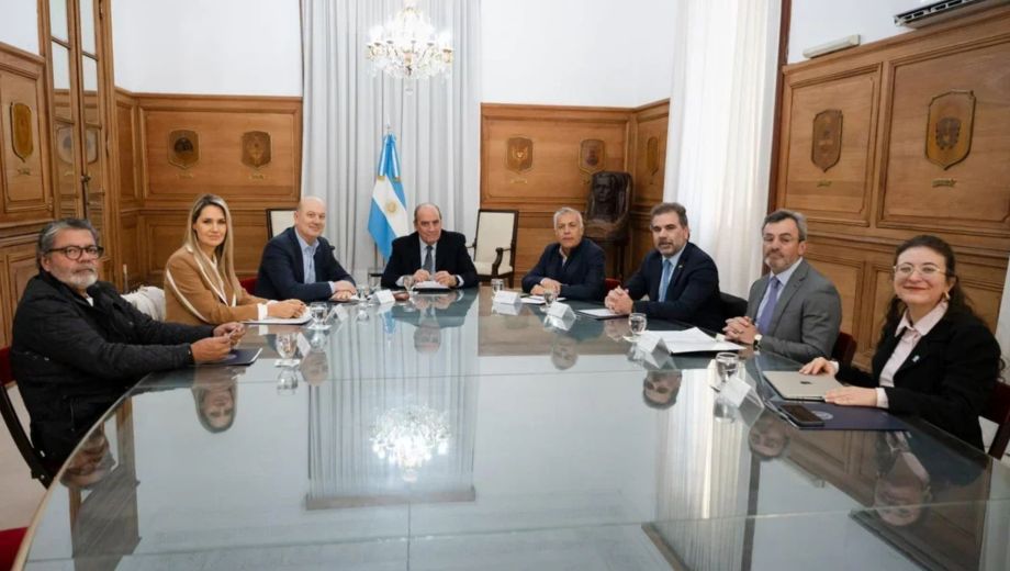 El Gobierno reactiva el Consejo de Mayo. 