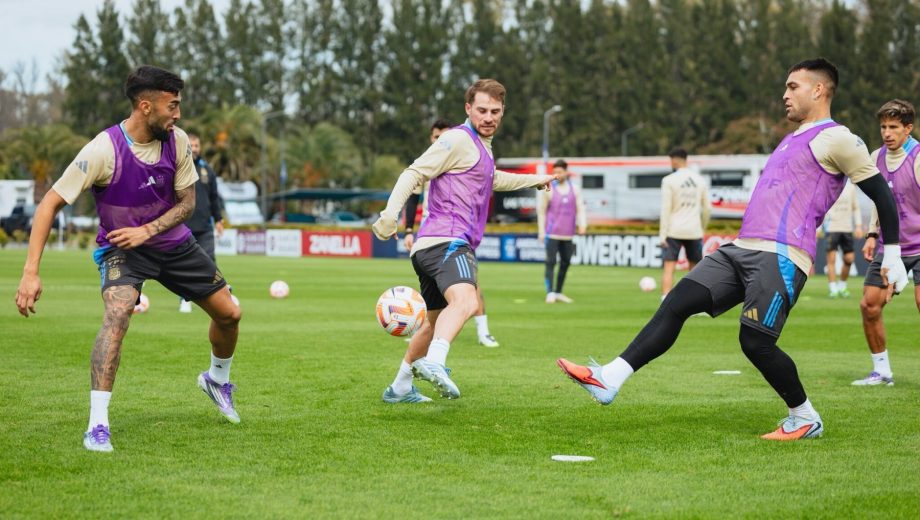 Nico González, Mac Allister y Lautaro Martínez podrían ser titulares. (Foto: @Argentina)