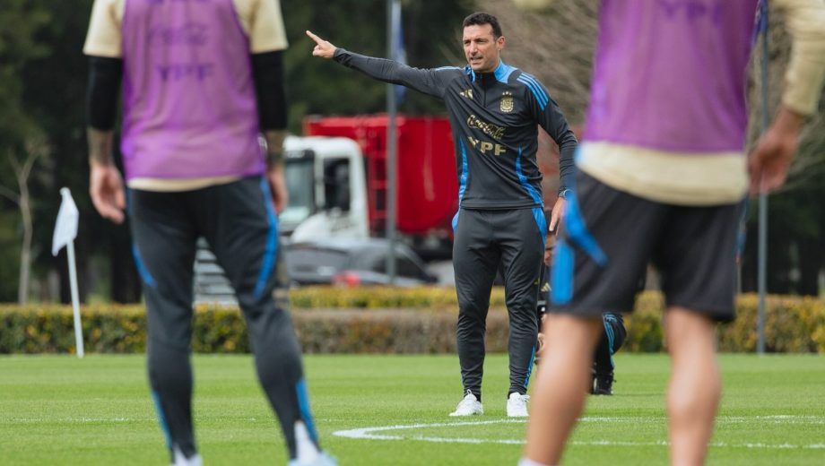 Lionel Scaloni confirmó los convocados para el último amistoso del año (Foto: @Argentina)