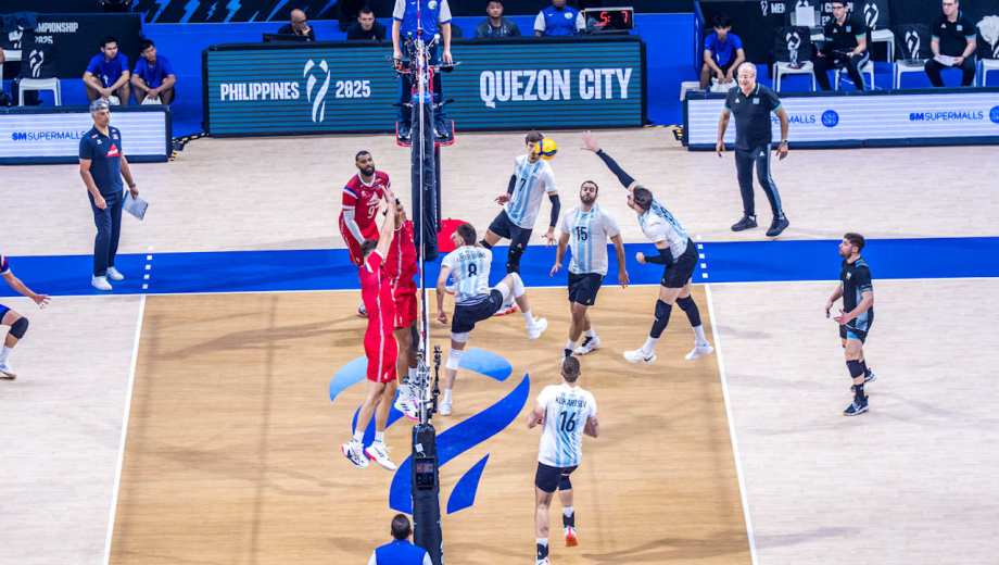 Argentina venció a la bicampeona olímpica y se clasificó a los octavos.