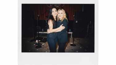 Cómo crear fotos con famosos usando la inteligencia artificial de Gemini