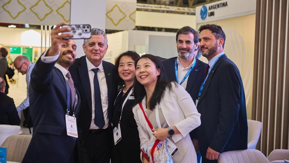 YPF cerró acuerdos importantes para los planes del  GNL y tuvo buenos avances como con la firma china Wison.