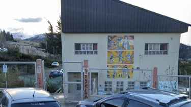 Evacuaron el Instituto de Formación Docente de Bariloche por una amenaza de bomba: qué pasó